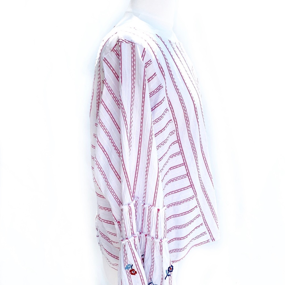 🎉HP🎉 Vince Camuto Embroidered Floral Top with embellished Sleeves - Picture 7 of 10